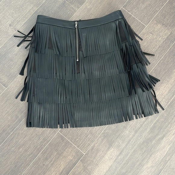 Club Monaco fringe mini skirt - Picture 2 of 3
